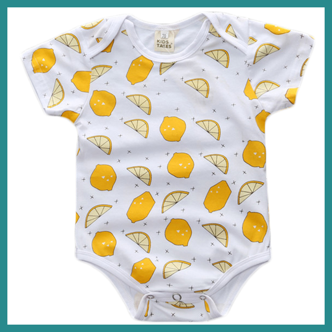 Barboteuse Mixte – Un indispensable de la garde-robe estivale de bébé, alliant confort, style et praticité.