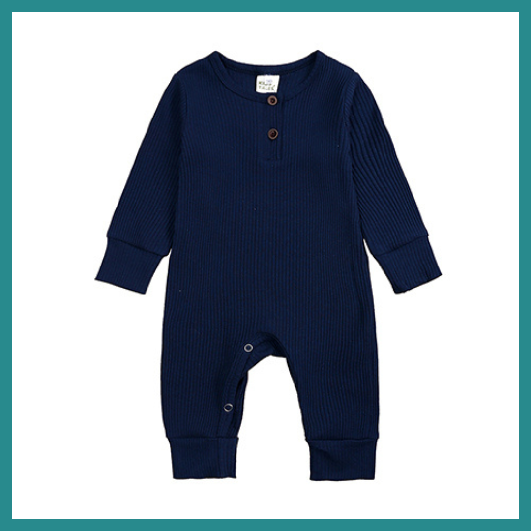 Barboteuse Mixte – Un indispensable de la garde-robe estivale de bébé, alliant confort, style et praticité.