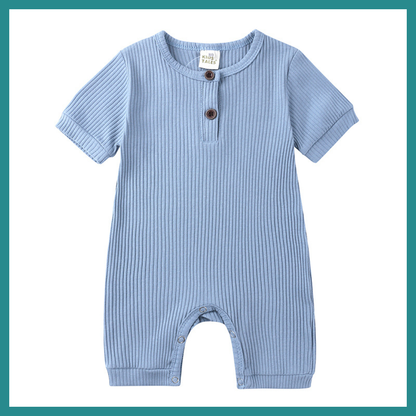Barboteuse Mixte  – Un indispensable de la garde-robe estivale de bébé, alliant confort, style et praticité.